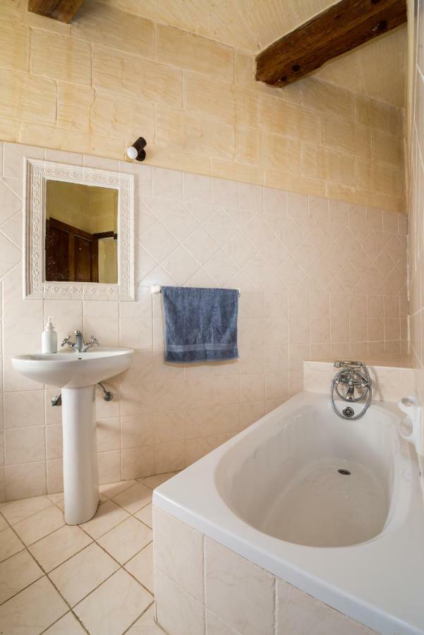 Sunset - Holiday Farmhouse With Large Private Pool In Island Of Gozo Nadur Exterior foto